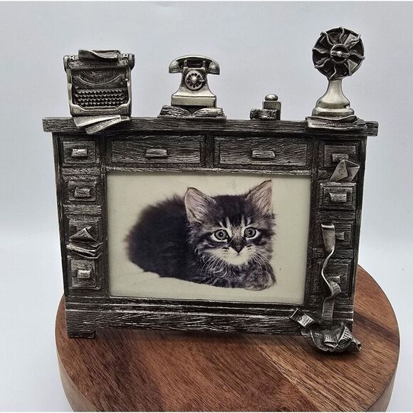 Figi Studio Vintage 2001 Desk Theme Picture Photo Frame ~ Metal 3D 5x4 - Picture 1 of 10
